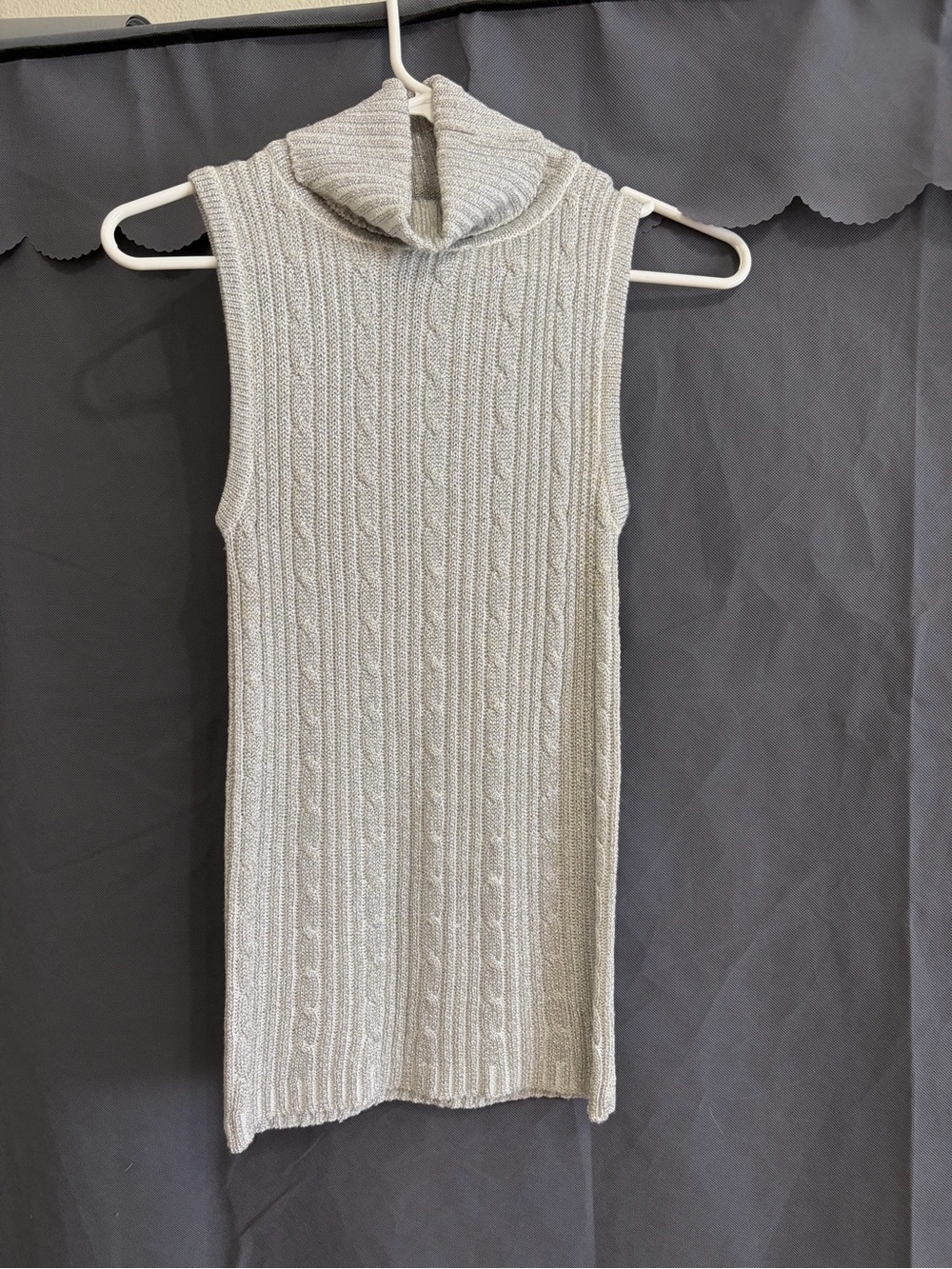 Cadaz Light Gray Cable Knit Sleeveless Turtleneck